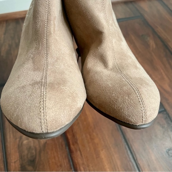 Like NEW Aerosoles Studded Booties - Picture 8 of 10